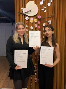 &Uacute;jabb&nbsp;T&aacute;ncsicsos&nbsp;siker a Ki mit&nbsp;tud?-on